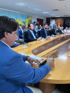 PRESTIGIADO POR PRESIDENTES, DE FEDERAÇÕES, SINDICATOS, COOPERATIVAS E PARLAMENTARES, EDUARDO FORTES LANÇA FPA IMG 20230428 WA0957