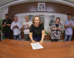 prefeita Josi Nunes sanciona doação de área para o Clube do Samba