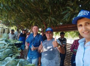 Em Bahianopolis dep. Eduardo Fortes, Stefferson Camargo e parceiros distribuem hortifrútis do projeto Horta Comunitária IMG 20231015 WA2987