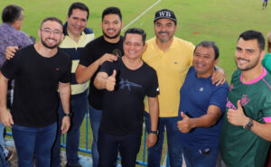 Em Araguaína, governador Wanderlei Barbosa prestigia semifinal do campeonato tocantinense de futebol 369983