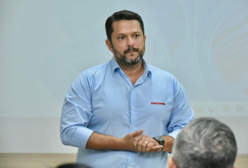 Gustavo de Mello Gerente Comercial Facchini