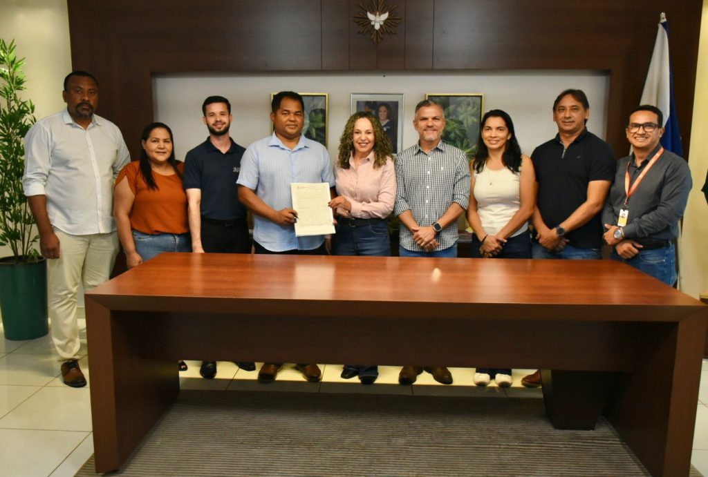 Prefeitura de Gurupi oficializa doação de terreno à Paróquia Nossa Senhora da Conceição Prefeitura de Gurupi oficializa doacao de area a Paroquia Nossa Senhora da Conceicao 4