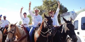 Ao lado de Alexandre e Amélio, Vicentinho Júnior destaca fortalecimento da cultura e das tradições do Tocantins durante Cavalgada da Expo Gurupi GridArt 20260524 222707021