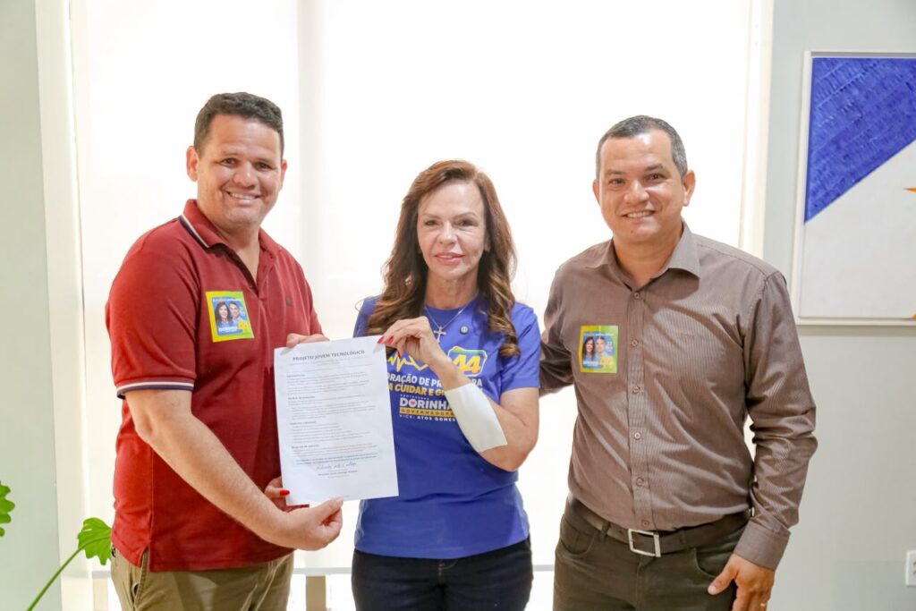 Capacitação e futuro: Professora Dorinha recebe projeto para qualificar jovens na manutenção de drones e celulares IMG 20261021 WA0119